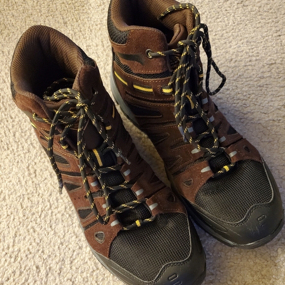 St. John's Bay Mens Memory Foam Hiker Boots- 13M - Picture 3 of 16